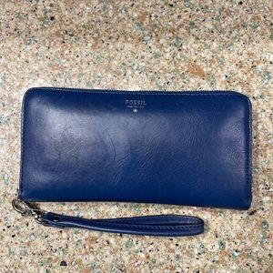 Nice blue leather wallet 💙